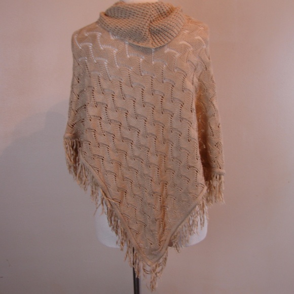 Absolutely Cowell neck knitted poncho boho fringe - Picture 5 of 6